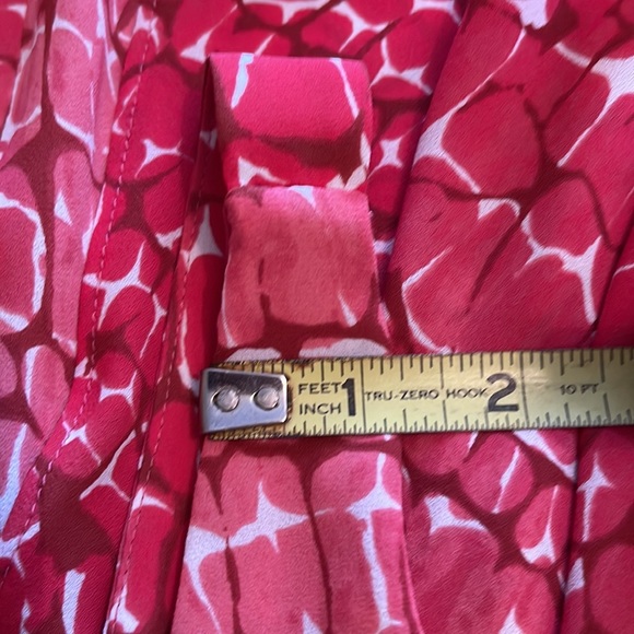 WHITE HOUSE BLACK MARKET NWOT SLEEVELESS FLOWY BLOUSE WITH OPEN BACK - Picture 6 of 10